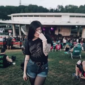 Meet your Posher, Jenna